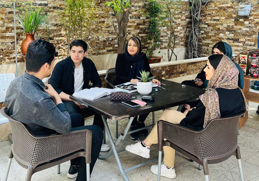 فریبا عصاری مدیریت ایرانیان ملل